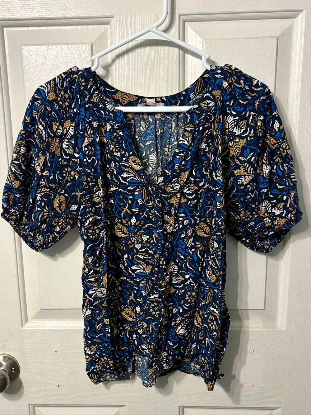 LOFT Navy Floral Puff-Sleeve Blouse with Gold Accents